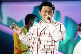 Deretan juri indonesian idol tahun ini adalah, ari lasso, anang hermansyah, maia estianty, judika, dan rossa sebagai nama baru. Anang Hermansyah Ramal Kelvin Jadi Kuda Hitam Indonesian Idol
