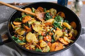 Vegane Bratkartoffel Pfanne Mit Gemuse Rezept Bratkartoffeln Pfanne Bratkartoffel Bratkartoffeln