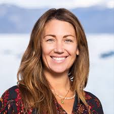 Zoe Berg's Instagram, Twitter & Facebook