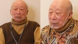 Kakek sugiono bercerita penyamarannya hampir terbongkar saat sutradara mengirimkan skrip film dewasa melalui faks. Kakek Sugiono Bintangi 400 Film Dewasa Ternyata Peran Pertamanya Jadi Guru Nakal Bagian 1