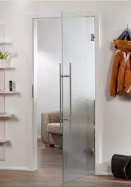 Les portes intérieures coulissantes en verre pour plus de transparence porte de séparation coulissante en verre : Porte Battante En Verre Sur Mesure Verre Solutions