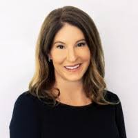 Lindsay Clifford's Instagram, Twitter & Facebook