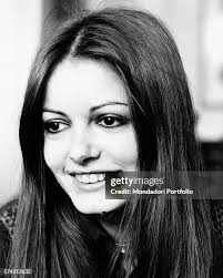 14.126 Todo O Nada Stock Photos, High-Res Pictures, and Images