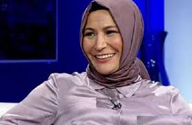 Gezi direnişi sırasında kabataş yalanını ortaya atan karar yazarı elif çakır'ın haber sitesindeki yeni hali dikkat çekti. Elif Cakir Gecmiste Fasizan Dedigi Chp Ye Sahip Cikti Tele1
