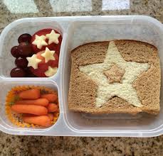 Repas Enfant A Emporter Sandwich A Motifs Etoiles Peches Ornees De Cœurs En Repas Enfant Alimentation Repas