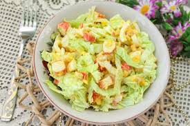 салат из пекинской капусты с крабовыми палочками и апельсином Salat S Krabovymi Palochkami Pekinskoj Kapustoj Kukuruzoj I Yajcami Recept S Foto