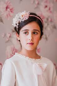 Maybe you would like to learn more about one of these? Tocados Y Coronas De Flores Para Las Ninas Tendencias De Bodas Magazine Blog
