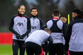 14 bức ảnh mới về buổi tập của Darwin Nunez và Liverpool chuẩn bị cho trận đấu với Real Madrid.