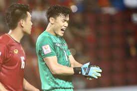 Chứng kiến những gì bùi tiến dũng thể hiện cùng u23 việt nam, có lẽ người hâm mộ phải vô cùng tiếc nuối vì anh bị bỏ rơi ở sea games 29. Thá»§ Mon Bui Tiáº¿n DÅ©ng Nhá» Nhá»¯ng Song Gio Ä'á»ƒ Toi Ä'Æ°á»£c Lá»›n Ä'Æ°á»£c TrÆ°á»Ÿng Thanh Vtv Vn