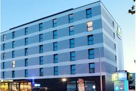 The exhibition center of frankfurt is around 30 minutes away by car. Das Holiday Inn Express Frankfurt Airport Raunheim Ist Eroffnet