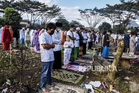 Maybe you would like to learn more about one of these? Anjuran Dan Tata Cara Pelaksanaan Sholat Idul Adha Republika Online