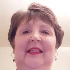 Julie Spires's Instagram, Twitter & Facebook