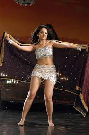 Anushka hot thigh show images from okka magaadu. Anushka Shetty Hot Thigh And Legs Navel Armpit Spicy Photos In One Song Baobua Bolly Baobua Com