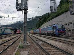 auf der simplonstrecke zwischen iselle di trasquera it und domodossola it werden wahrend drei wochen bauarbeiten 16 8 bis 5 9 20 fahren deutsche bahn bau