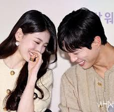 Ngatawain apasih berdua😂 #suzy #baesuzy #수지 #배수지 #baesuzyfact #미쓰에이수지  #parkbogum #wonderland #film