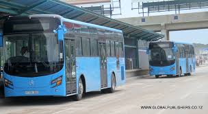 Image result for misururu ya watu wakisubiri mabasi a mwendo kas