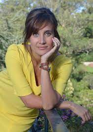 Julie de bona was born on december 7, 1980 in paris, france. Bon Anniversaire A Julie De Bona Une Famille Formidable Facebook