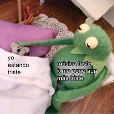 Y aquí me tienes,en tumblr,buscando textos que me hagan recordar a tu fantasma,y por supuesto,escuchando música triste. Facebook