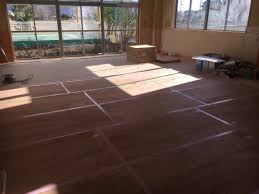 何が違う？置床・二重床・浮き床・フリーフロア・アジャスターフロア・ユニットフロア