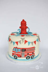 Birthday Cake On Fire Fire Engine Gateau Pompier Gateau Camion De Pompier Anniversaire Pompier