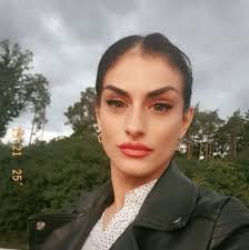 Przez kilka miesięcy w Oddziale Anestezjologii i Intensywnej Terapii  naszego szpitala lekarze utrzymywali w stanie śpiączki farmakologicznej  31-letnią kobietę, która we wczesnej ciąży doznała pęknięcia tętniaka  mózgu. Codziennie specjaliści z kilku ...