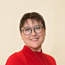 Katherine Gow's Instagram, Twitter & Facebook