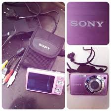 For Sale Sony Camera Pink Color 12 1 Mega Pixels With Bag Charger Cable Price 25 Bd للبيع كيمرا سوني لون ورد Charger Electronic Products Charger Pad