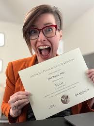 Kate Mcvey's Instagram, Twitter & Facebook