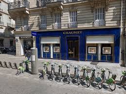 As jewelry houses branch out into new markets across asia and south america, chaumet's recently renovated paris flagship reminds the world of place vendôme's eternal splendor. Jeso5tlg0cmbbm