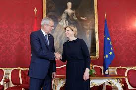 Bei einem parteitag am 23. Beate Meinl Reisinger Bei Alexander Van Der Bellen Bundesprasident