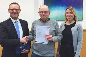 Roth iras have been around since 1997, while roth 401 (k)s came into existence in 2001. Reisegutschein Gewonnen Vr Bank Main Kinzig Budingen Eg