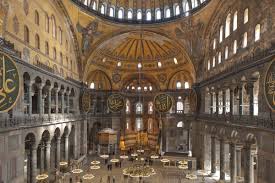 The 8 porphyry columns whose color of purple symbolize nobility of the byzantine. Umwandlung Der Hagia Sophia Was Andert Sich Nun Istanbul Tourist Information