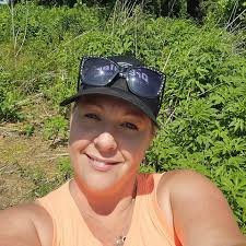 Let's give it up for Erika! We're loving the energy in this pic, it's pure  celebration vibes. #PFProud 🎓💙🥳