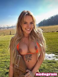 Grace Holland  aceh0lland  graceholland  gracehollandsworld Гола  изтичане OnlyFans снимка 5 - Nudogram v2.1