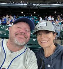 Mariners fans encouraged to be loud