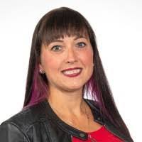 Sandra Schlosser's Instagram, Twitter & Facebook