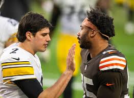 Browse and share the top myles garrett mason rudolph gifs from 2021 on gfycat. Myles Garrett Speaks With Mason Rudolph After Browns Win