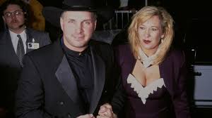 The Clear Sign Garth Brooks And His Ex-Wife Sandy Mahl Still Get Along