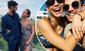 Grant gustin and la thoma are pretty married, but they haven't signed the documents yet. The Flash Star Grant Gustin Marries La Thoma In La Almost Two Years After Engagement Daily Mail Online