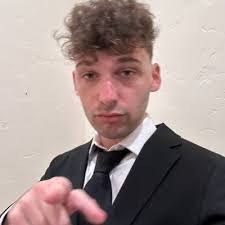 Gilda Roth's Instagram, Twitter & Facebook