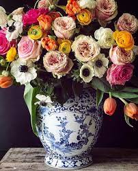 Cake Atelier Amsterdam As You Might Have Guessed I Love Blue And White Chinese Porcelain For My Flower Flower Arrangements Beautiful Flowers Pretty Flowers