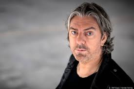 He is an actor and producer, known for goede tijden, slechte tijden (1990), bnn family (2003) and ruud's record show (2003). Ruud De Wild Laat Van Zich Horen Na Ziekenhuisopname Shownieuws