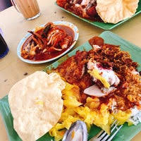 Nasi kandar penang is one of the authentic, full of spices tamil muslim cuisine and truly malaysian food. Kok Nasi Kandar Penang Puchong Batu Dua Belas Selangor