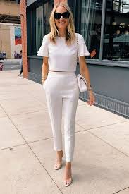 Outfits Con Pantalon Blanco En 2020 Ropa Casual Elegante Ropa De Moda Moda De Ropa