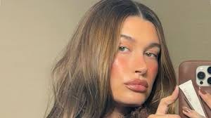 Hailey Bieber's cinnamon roll nails are her chicest manicure yet