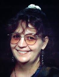 Lynn Mutter's Instagram, Twitter & Facebook