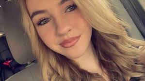 Noreen Hewitt's Instagram, Twitter & Facebook