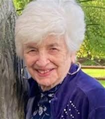 Lenore Sanford's Instagram, Twitter & Facebook