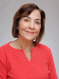 Lisa Levesque's Instagram, Twitter & Facebook