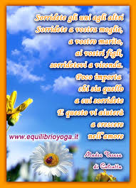 Signore, prendi per mano, con la tua presa salda, questi due sposi, che dinanzi a te hanno giurato di amarsi in eterno e aiutali a realizzare tutti i. Sorridete Alla Vita Frase Di Madre Teresa Di Calcutta Equilibrioyoga Madre Teresa Citazioni Di Madre Teresa Saggezza